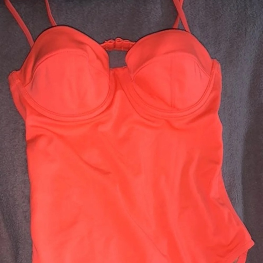 Swim suit one piece